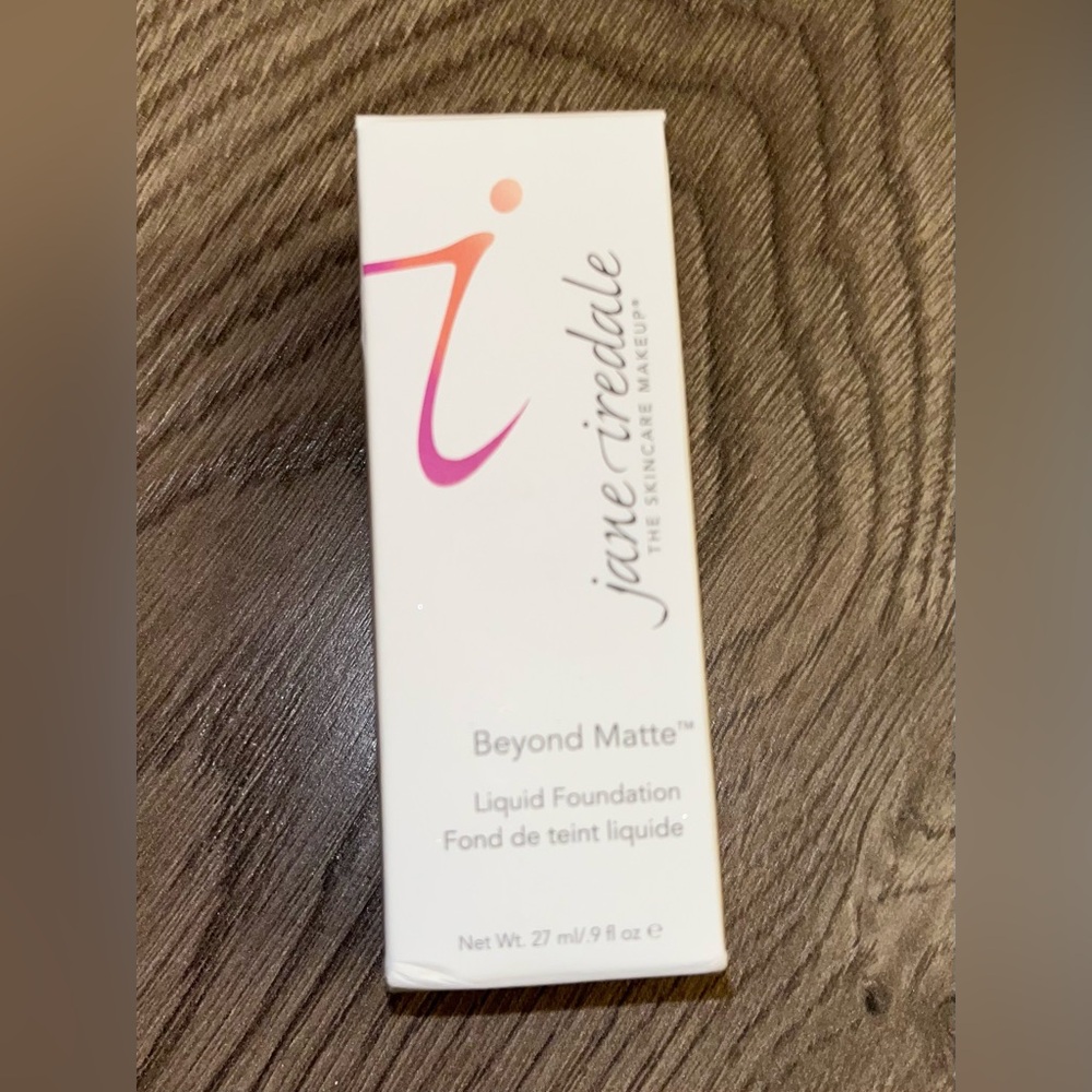 jane iredale Beyond Matte Liquid Foundation - M8/ medium neutral